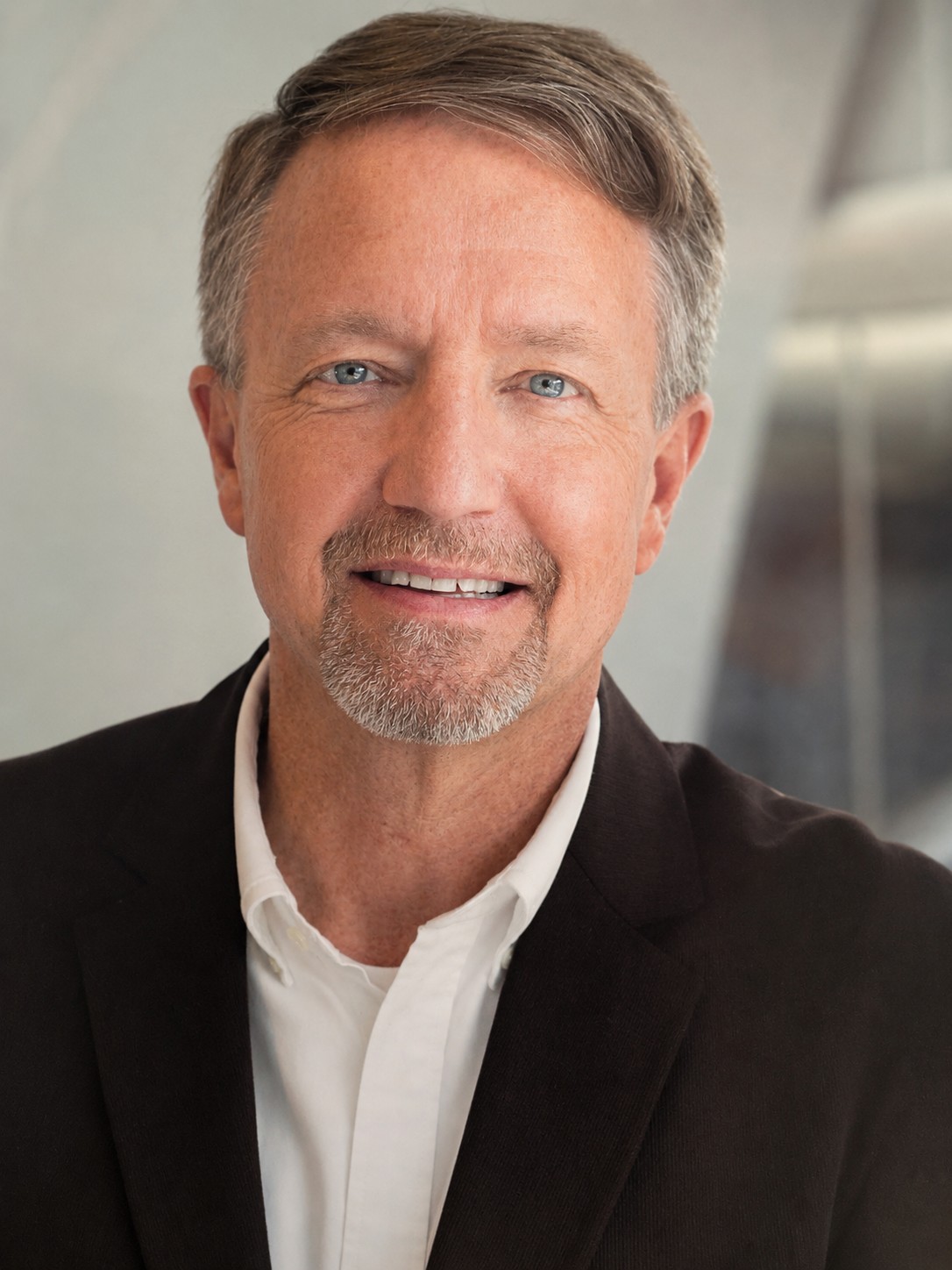 A headshot of a middle aged man name Peter Droege.